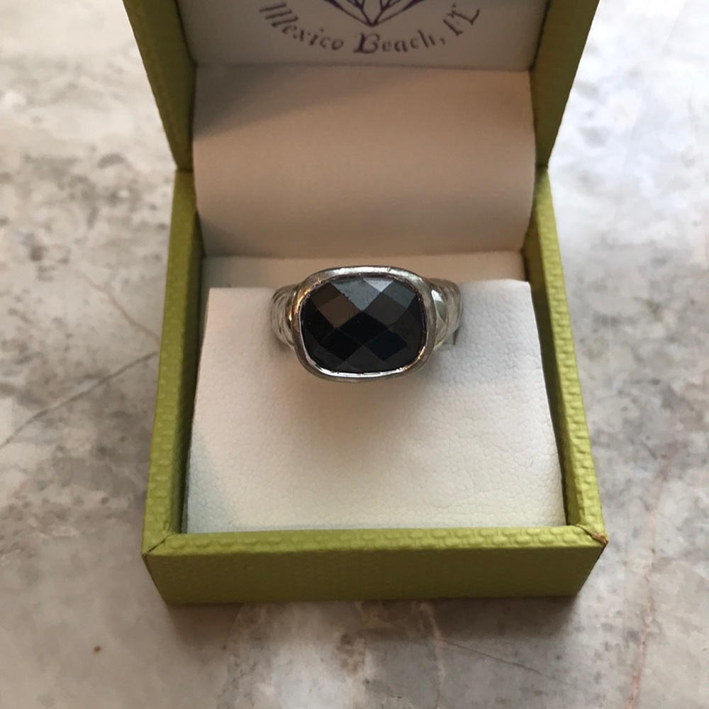 STERLING SILVER AND BLACK FACETED GEM RING
